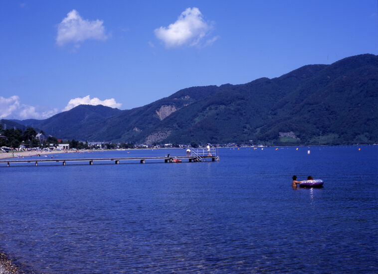 夏休みはきれいな湖で泳ごう！琵琶湖の水泳場①【マキノ・サニービーチ】