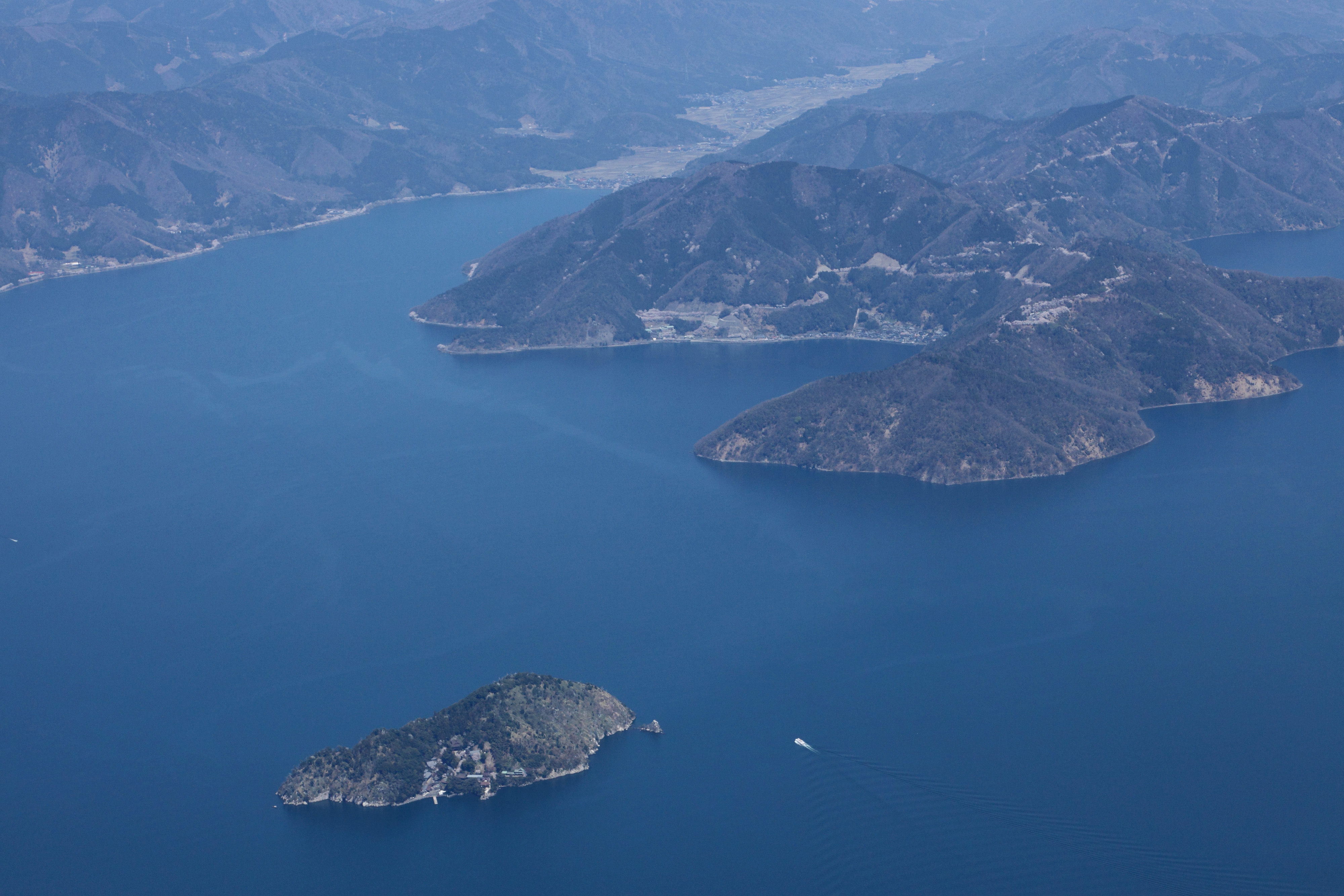 富栄養化をまねく「窒素濃度」が、北湖で初の基準クリア! 海と日本PROJECT in 滋賀県 富栄養化をまねく「窒素濃度」が、北湖で初の基準クリア! 海と日本PROJECT in 滋賀県