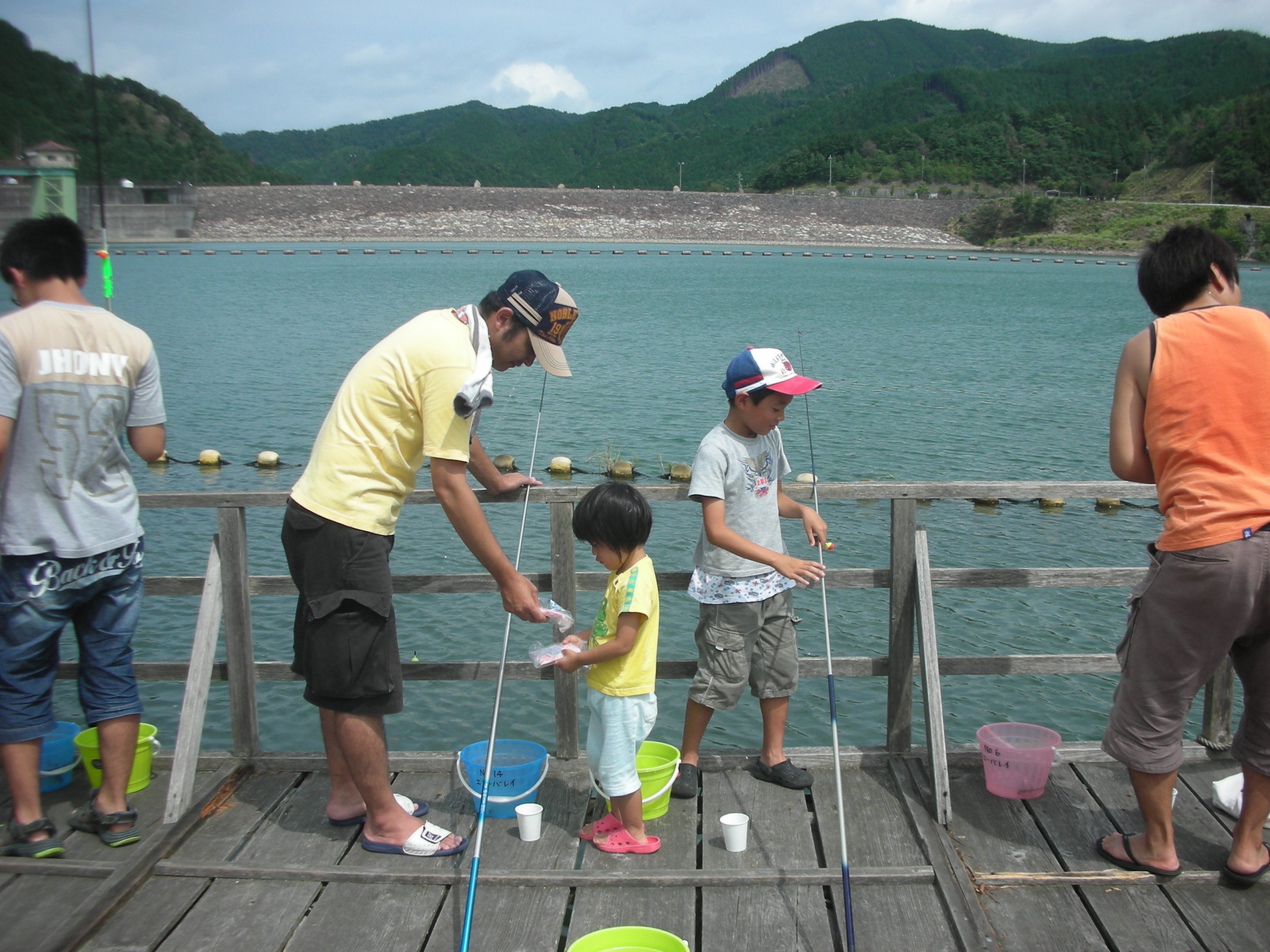 しがライターreport 雄大なダムの湖畔でキャンプ 青土ダムエコーバレイ