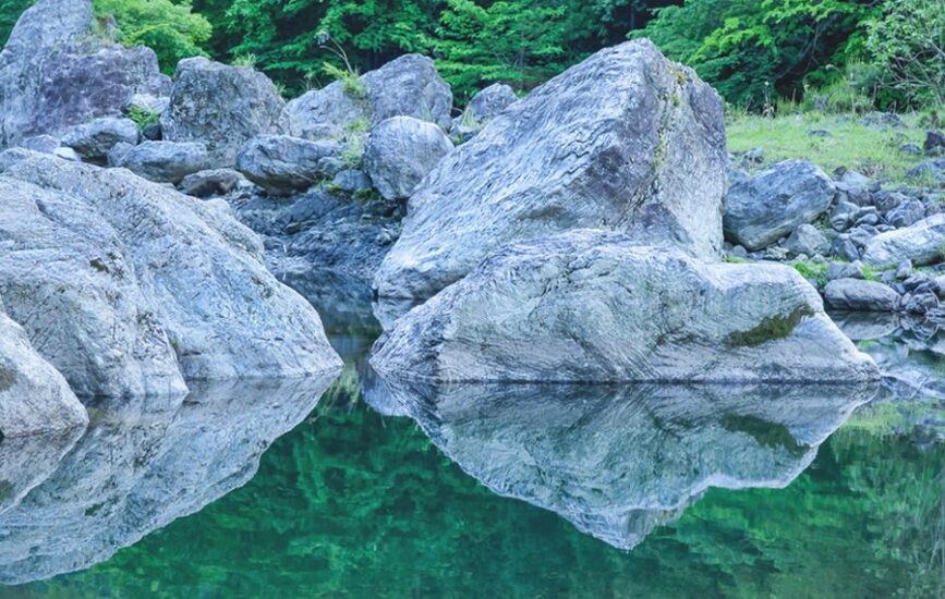 【しがライターReport】「琵琶湖の石を求めて」滋賀県大津市葛川(かつらがわ)のせせらぎが生んだ国際交流