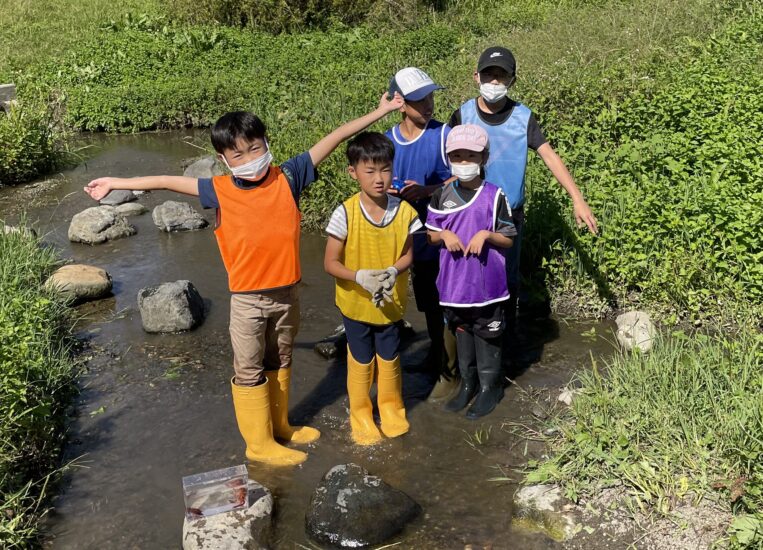 しがライターReport】川を守り、ホタルを守る！水環境を守る小学生「目田レンジャー」 | 海と日本PROJECT in 滋賀県