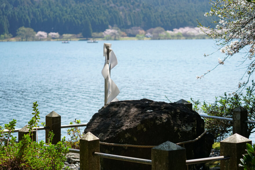 【しがライターReport】余呉湖の春は湖神祭で菊石姫を想う